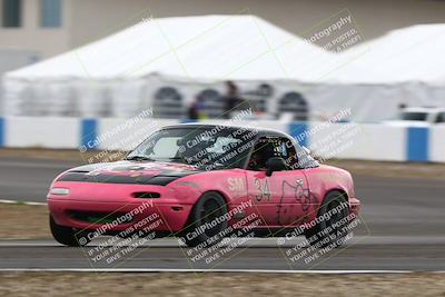 media/Nov-16-2025-CalClub SCCA (Sun) [[2975c16dfc]]/Group 4/Turn 1/